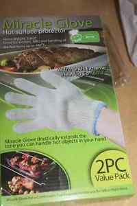 NEW Miracle Gloves (withstands high oven temps)