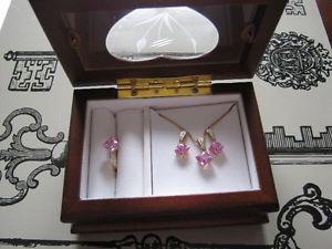 Pink sapphire earrings, pendent set in 10 kt gold