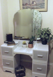 Price Reduced: Vintage Desk / Vanity with Mirror