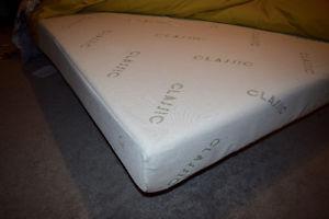 Queen Size Premium Memory Foam Matress