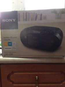 SONY CD PLAYER AM/FM MP3 PLAYER NEVER OPENED STILL IN A BOX