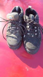 Steel toe shoes
