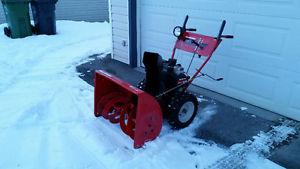 Yard Machine Snowblower 10 hp / 28"