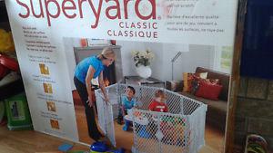 playpens / baby fence