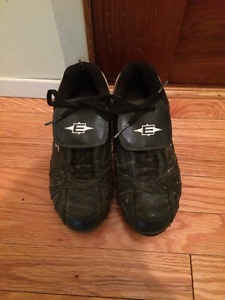 womens size 7 easton baseball cleats