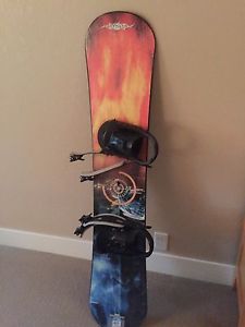154 snowboard and bindings, men's 5 or women's 6 boots