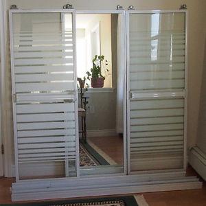 3-panel shower door
