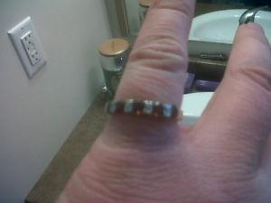 5 Garnet stones 10 karat gold birthstone ring