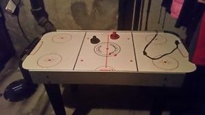 Air hockey game table