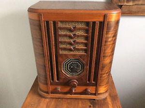 Antique tomb style radio looks super nice make a good offer