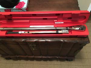 As New - 600 FTLB Snap-On Torque Wrench-Part No TQR600E