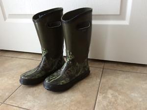 BOGS Rain Boots Size 3