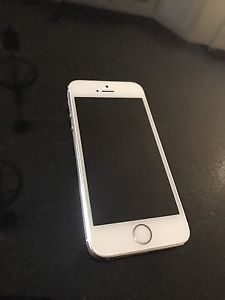 Beautiful Condition Gold IPhone 5s