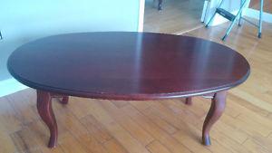 Beautiful oval coffee table. Solid wood.