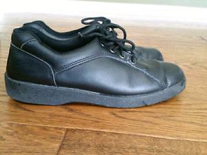Black leather shoes Tender Tootsies youth size 6