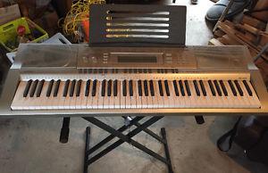 Casio keyboard wk-200 with stand