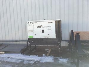 Doosan 25 kw generator / w stand
