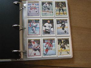 HOCKEY SETS IN PAGES AND BINDERS