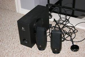 LOGITECH S-220 POWERED SUBWOOFER WITH SPEAKERS