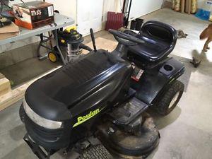 Poulan ride-on Lawn mower Tractor 42" deck
