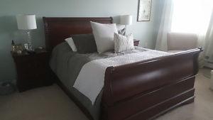 Queen Sleigh Bed Set
