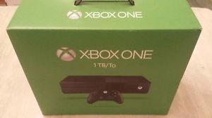 Xbox One (perfect condition) + GTA5, Madden 17, Controller