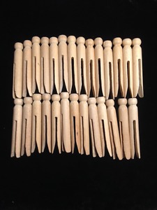 25 wooden pegs for crafts