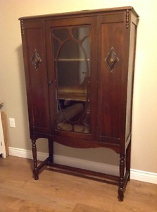 Antique display cabinet/China cabinet