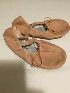Ballet dance shoes