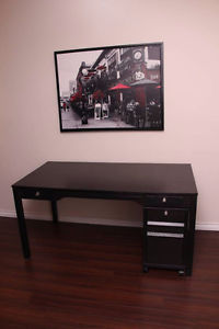 Beautiful solid wood desk with pedestal (delivery available)