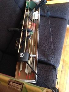 Browning Compound Bow with hunting arrows