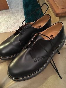 Doc martens black leather shoes