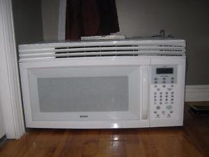 Kenmore Over The Stove Microwave Excellent Condition