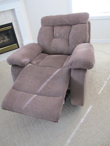 Like New Power Recliner