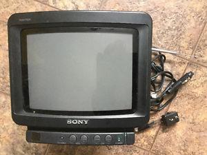 Small TV SONY TRINITRON  V AC and 12 V DC