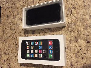 iPhone 5S 16GB with otterbox