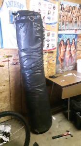 Boxing bag 6 foot 250 pounds