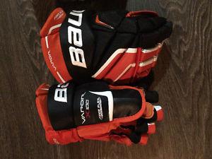 Brand New Bauer X100 Hockey Gloves