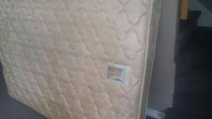 CLEAN Queen mattress in great shape - very little use very