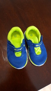 Champion Size 4W Baby Shoes