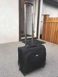 Computer bag with wheels