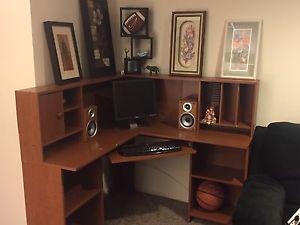 Computer desk