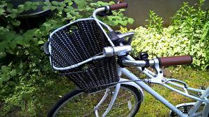 Detachable bike basket - NOT BIKE PICTURED