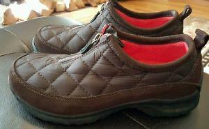 Excellent pair of Ladies Lands End quilted shoes sz 9.5 b