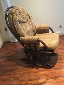 Glider Rocking Chair / Dutailier