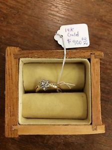 Ladies 14k gold diamond cluster ring