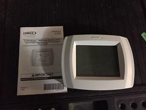 Lennox ComfortSense  series thermostat
