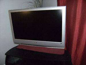 MOVING SALE TODAY great tv for living room or bedroom.