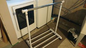 Mobile clothing rack