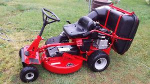 SNAPPER RIDE ON LAWNMOWER 12.5 HP NEXT TO NEW  OBO
